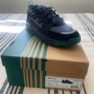 Karhu Fusion XC WP unisex shoe (Men’s 10/Wmns 11.5)